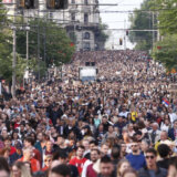Bne Intelnjuz: Raspoloženje ljudi na poslednjem masovnom protestu u Beogradu postalo ratoborno 7