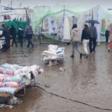 Tradicionalni vašar u Zaječaru pokvarili blato i kiša: Pljeskavice 300, jagnjetina 3.000, a mekica 100 dinara 6