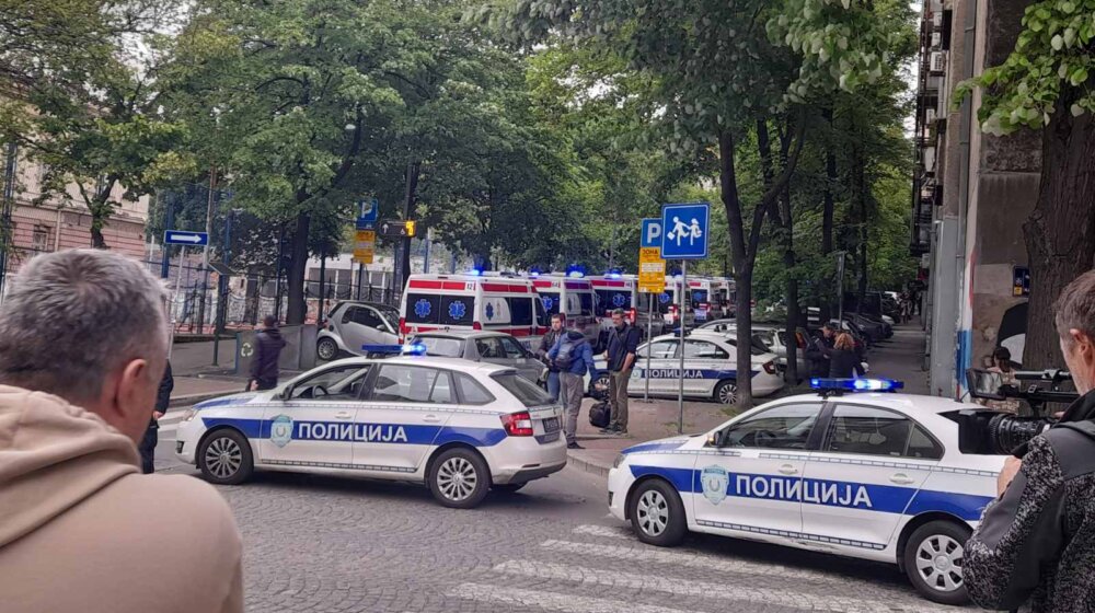 Pucnjava kod osnovne škole u Beogradu, ima povređenih 18