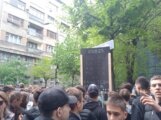 Veliki broj beogradskih đaka se okuplja kod Osnovne škole "Vladislav Ribnikar" (FOTO) 4