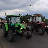 UŽIVO Drugi dan protesta poljoprivrednika: Novosadski poljoprivrednici večeras odlučuju o daljim protestima, Subotičani odblokirali centar grada (VIDEO, FOTO) 2
