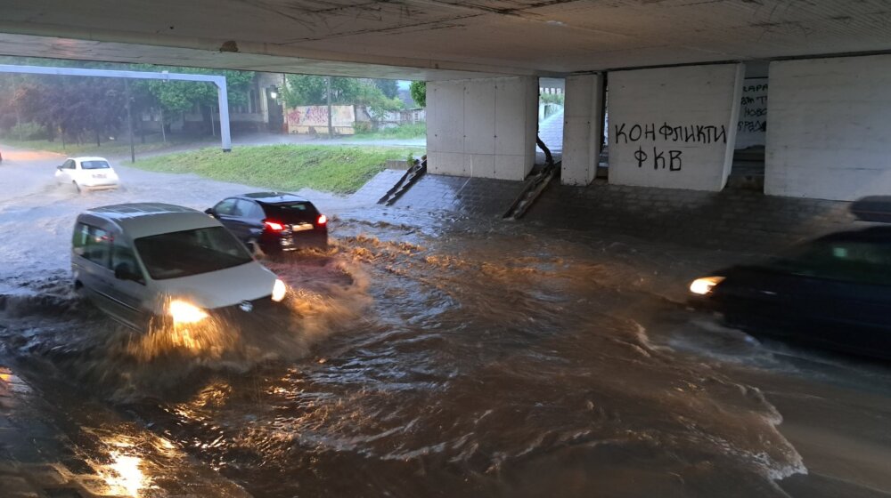 Jako nevreme pogodilo Srbiju, intervenisao MUP, vatrogasci evakuisali tri osobe (FOTO, VIDEO) 1