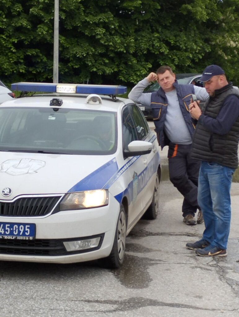 UŽIVO Treći dan protesta poljoprivrednika: Kod Zrenjanina došlo do incidenta, Novosađani odblokirali Sentandrejski most,policija kod Požarevca naplaćivala kazne učesnicima protesta 2 UŽIVO Treći dan protesta poljoprivrednika: Kod Zrenjanina došlo do incidenta, Novosađani odblokirali Sentandrejski most,policija kod Požarevca naplaćivala kazne učesnicima protesta 2