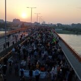 Kreni-Promeni: “Narodne patrole” napale Savu Manojlovića na protestu "Srbija protiv nasilja" 1