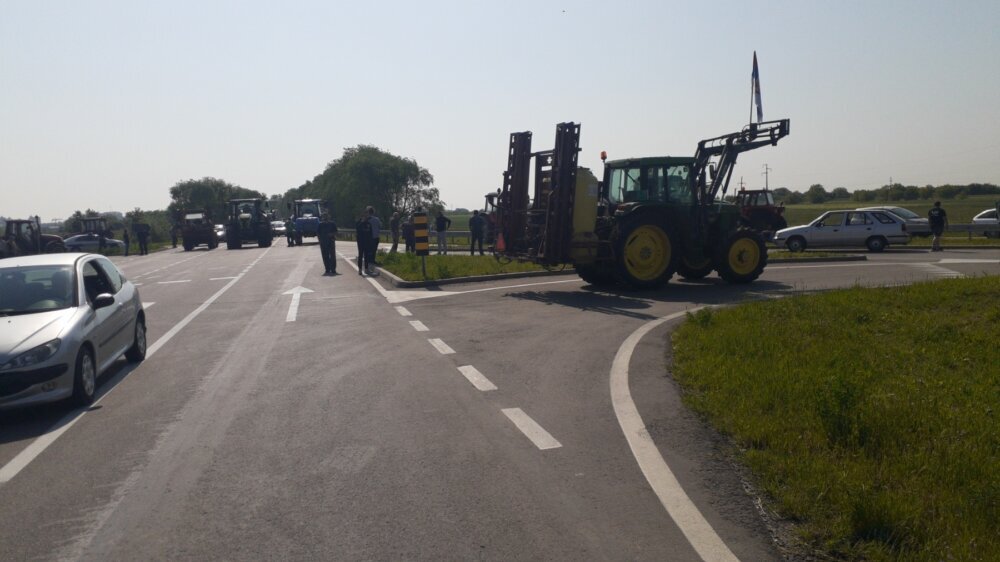 Peti dan protesta poljoprivrednika: Pet udruženja prihvatilo ponudu Vlade, čeka se odgovor ostala dva (FOTO/VIDEO) 5