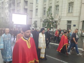 viber_image_2023-05-25_18-43-28-260 Tradicionalna Spasovdanska litija: Patrijarh Porfirije služio pomen stradalim đacima i ubijenim u mladenovačkim selima (VIDEO, FOTO) 3