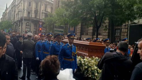 viber_image_2023-05-25_18-49-50-047 Tradicionalna Spasovdanska litija: Patrijarh Porfirije služio pomen stradalim đacima i ubijenim u mladenovačkim selima (VIDEO, FOTO) 9