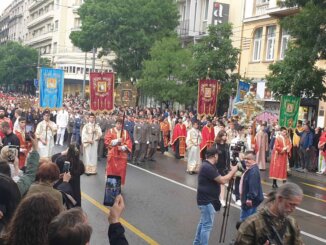 viber_image_2023-05-25_19-12-42-152 Tradicionalna Spasovdanska litija: Patrijarh Porfirije služio pomen stradalim đacima i ubijenim u mladenovačkim selima (VIDEO, FOTO) 10