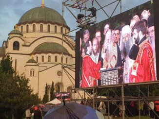 viber_image_2023-05-25_20-11-37-471 Tradicionalna Spasovdanska litija: Patrijarh Porfirije služio pomen stradalim đacima i ubijenim u mladenovačkim selima (VIDEO, FOTO) 15