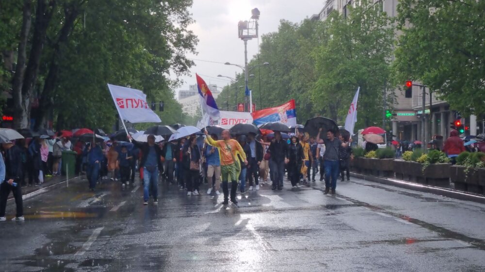 Jak pljusak se sručio na Beograd uoči početka SNS mitinga (FOTO) 1