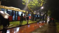 Transparenti, kišobrani i mokri građani: 50 fotografija sa skupa "Srbija nade" (FOTO) 49