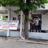 BLOG Štrajk u "Dr Lazi Lazareviću": Zaposleni šetaju do Vlade Srbije, zaustavljen saobraćaj u Višegradskoj 9