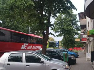 (FOTO) Centar Pančeva blokiran autobusima iz Vojvodine, ali i drugih delova Srbije posle mitinga SNS-a 2
