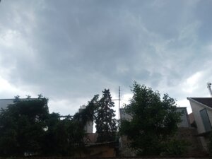 Gromovi i kiša iznad Pančeva: Grmljavinski sistem iz Rumunije stiže i do drugih gradova 3