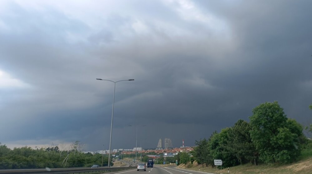 U Srbiji danas oblačno sa kišom i pljuskovima, temperatura do 25 14