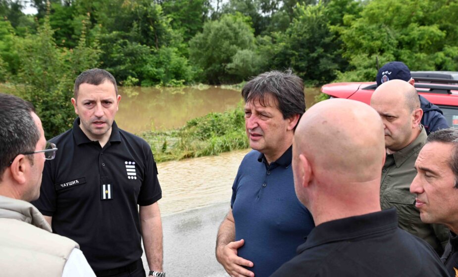 Gašić: Za tri dana 821 intervencija vatrogasaca i 317 evakuacija zbog poplava 1