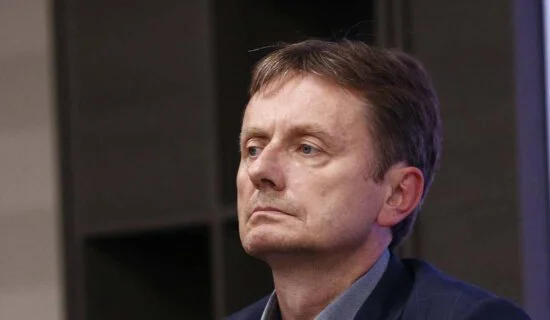 Srbija centar: Glišiću, zašto niste bili u Dubovu da pokažete meštanima gde ste iskopali bunare? 8