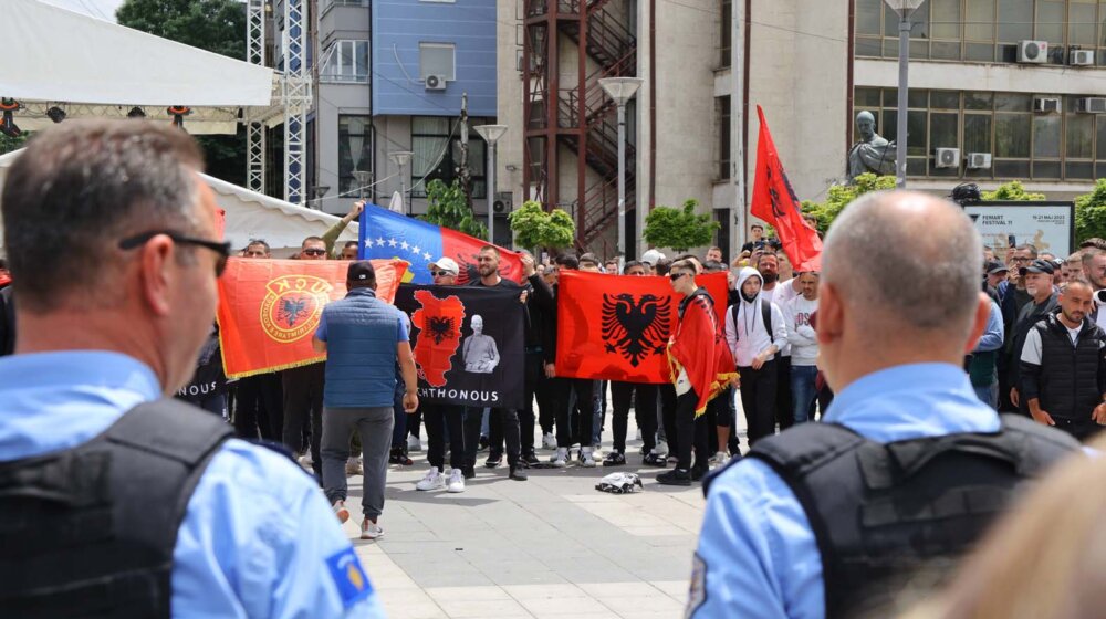 PROTEST ALBANACA U JUŽNOJ MITROVICI