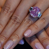 Rekord na aukciji za džinovski rubin: Za koliko miliona dolara je prodat? 7