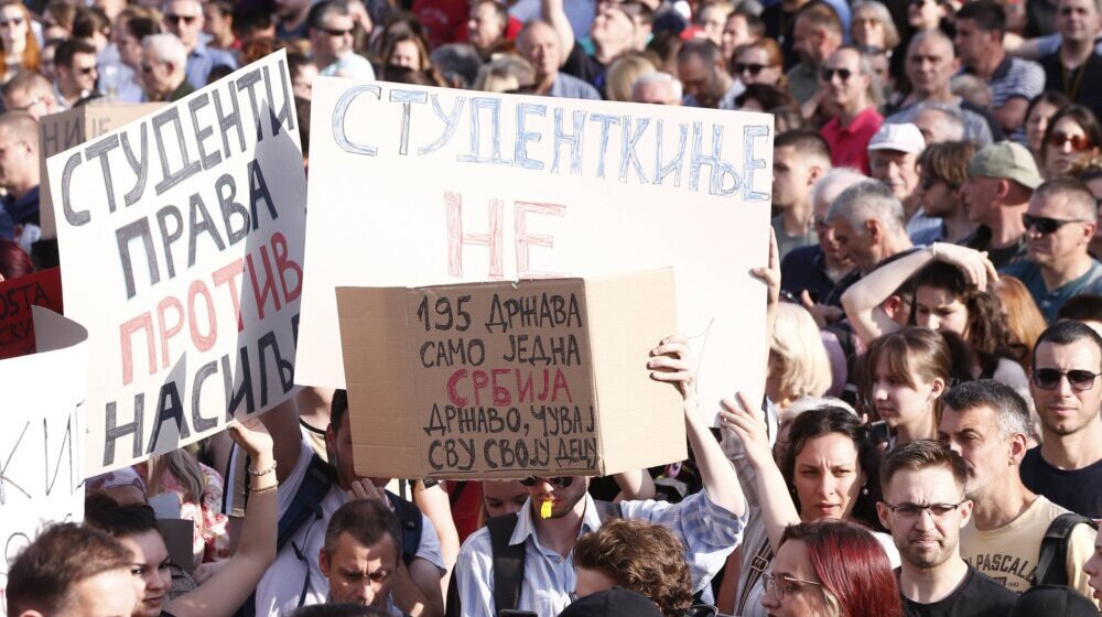Gardijan o protestima "Srbija protiv nasilja": Hiljade ljudi na mitingu protiv vlasti i kulture nasilja 1