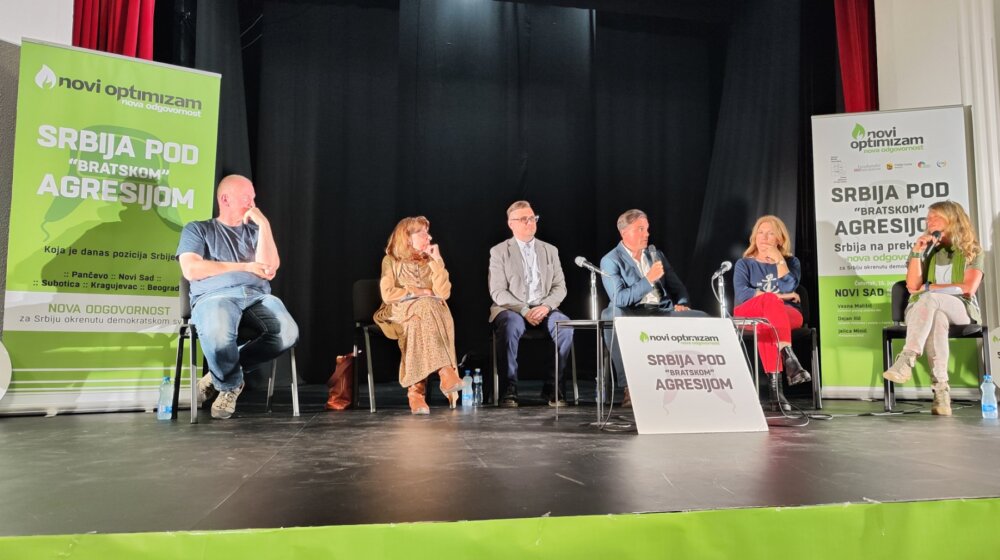 Tribina „Srbija pod ‘bratskom’ agresijom“: Ako Srbija želi da postane deo evrope moraće da se oslobodi ruskog uticaja 1