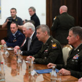 Predsednik Srbije i načelnik Biroa Nacionalne garde SAD: Vučić obavestio Hokansona o uzrocima eskalacije nasilja na severu KiM 1