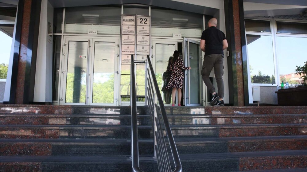 Rezrešen pomoćnik ministra prosvete za finansije 1