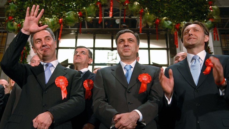 Intervju petkom: „Zabrinut sam i uplašen šta će biti s Crnom Gorom“, kaže Filip Vujanović 5 Podgorica, 3. jun 2006.