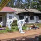 Novi bilans: U napadu pobunjenika na školu u Ugandi ubijena 41 osoba, mahom đaci 3