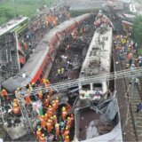 Katastrofalna železnička nesreća u Indiji, stradalo više od 280 ljudi 6