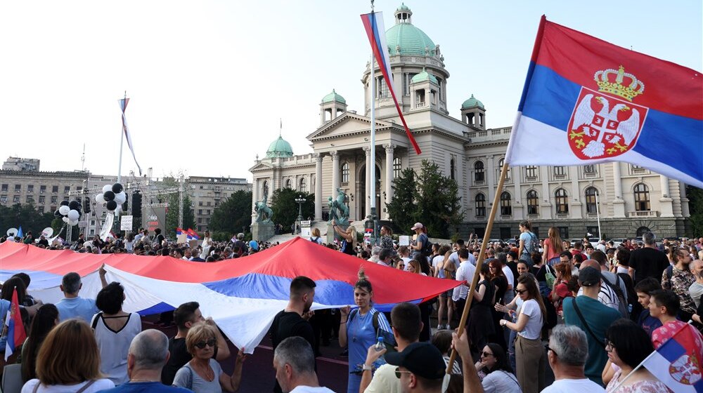 “Demonstracije u Srbiji prerastaju u političke, Vučiću odlazi”: Ruski mediji o šestim protestima 'protiv nasilja' u Beogradu 1