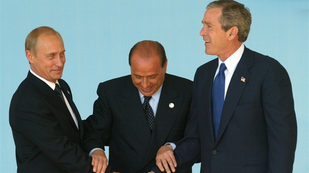 "Za mene je Silvio bio draga osoba i pravi prijatelj": Putin odao počast Berluskoniju 1