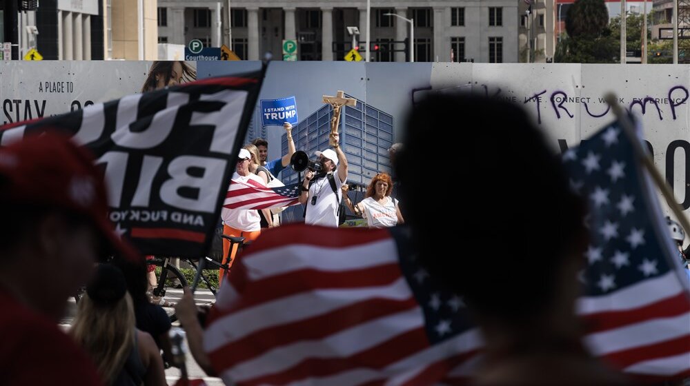 Analiza CNN o "istorijskom" pojavljivaju pred sudom Donalda Trampa: Koji su glavni zaključci? 1