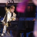 Elton Džon se od britanske publike oprostio u Glastonberiju 7