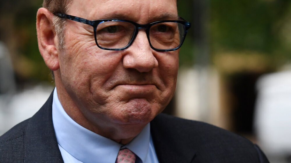 Kevin Spejsi pred londonskim sudom: Glumac optužen za seksualni prestup negira optužbe 1