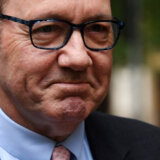 Kevin Spejsi pred londonskim sudom: Glumac optužen za seksualni prestup negira optužbe 5