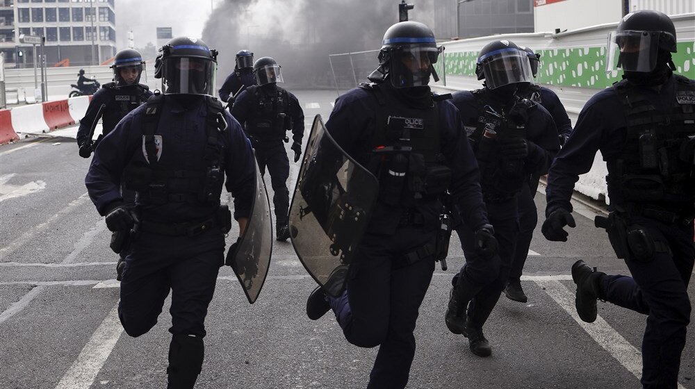 U predgrađu Pariza uveden policijski čas zbog nereda 1