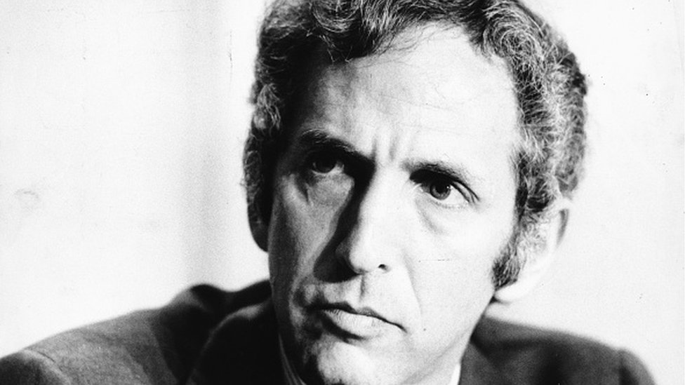 Rat i zločini: Danijel Elsberg: Čovek koji je otkrio šta je Amerika radila u Vijetnamskom ratu 1 Daniel Ellsberg, the whistleblower who leaked the Pentagon Papers