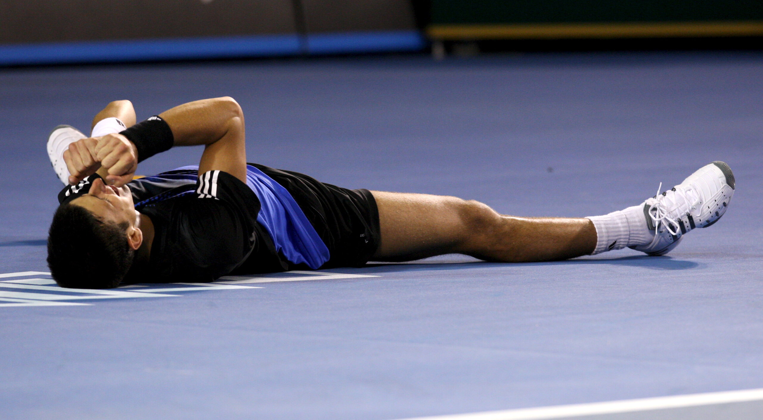 Danas uzeo 23. grend slem, a pre 15 godina prvi: Kako je izgledala Đokovićeva prva pobeda u finalu? (VIDEO) 2 Danas uzeo 23. grend slem, a pre 15 godina prvi: Kako je izgledala Đokovićeva prva pobeda u finalu? (VIDEO) 2