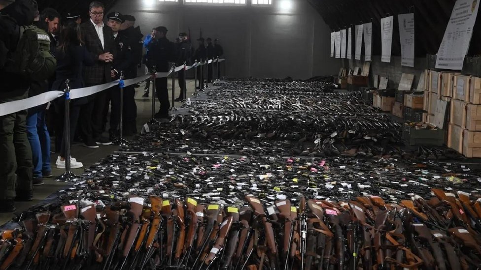 Tragedija u Beogradu i Mladenovcu: „Sve oružje osim trofejnog će biti uništeno", kažu iz MUP-a, dosad predato više od 67.000 komada 5 oružje