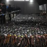 Akcija dobrovoljne predaje nelegalnog oružja da bude učestalija: Profesor Fakulteta bezbednosti za Danas o nasilju u društvu 9