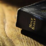 Obrazovanje i Amerika: Biblija zabranjena u školama širom Jute zbog „vulgarnog i nasilnog sadržaja" 11