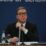 Austrijski list Der Standard o situaciji u Srbiji: Vlast koristi kriminalne bande da održi svoju moć kroz strah 3