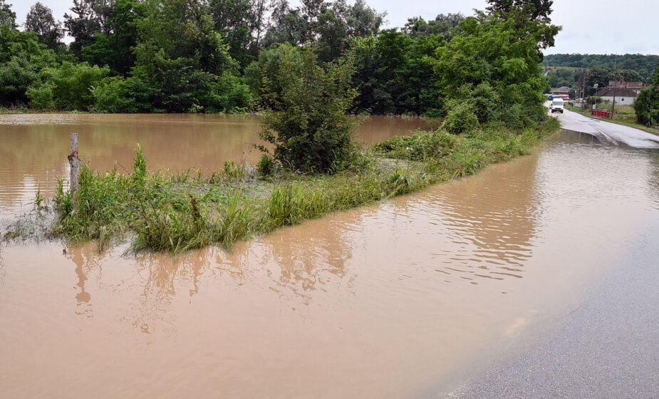 Proglašena vanredna situacija na delu teritorije grada Leskovca, zbog poplava evakuisano 11 ljudi 1