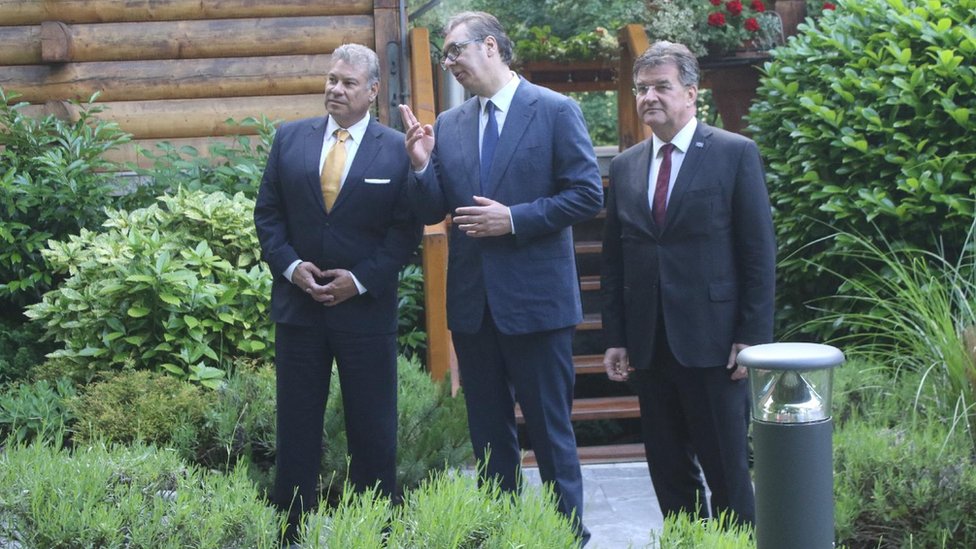 Vučić, Lajčak, Eskobar