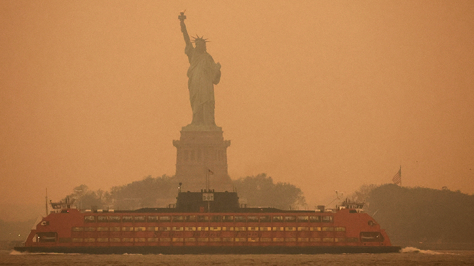 Severna Amerika: Besne šumski požari u Kanadi, milioni ljudi u Severnoj Americi ugroženi zbog dima 3 The Statue of Liberty is covered in haze and smoke caused by wildfires in Canada