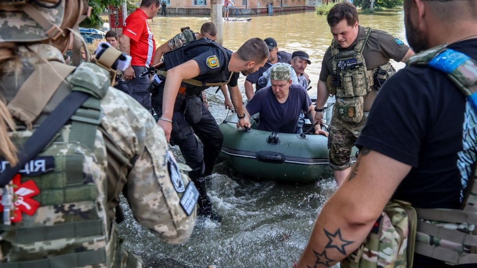 Rusija i Ukrajina: Šta je do sada poznato o napadu na veliku ukrajinsku branu i kome je to išlo u prilog 1 poplava, ukrajina