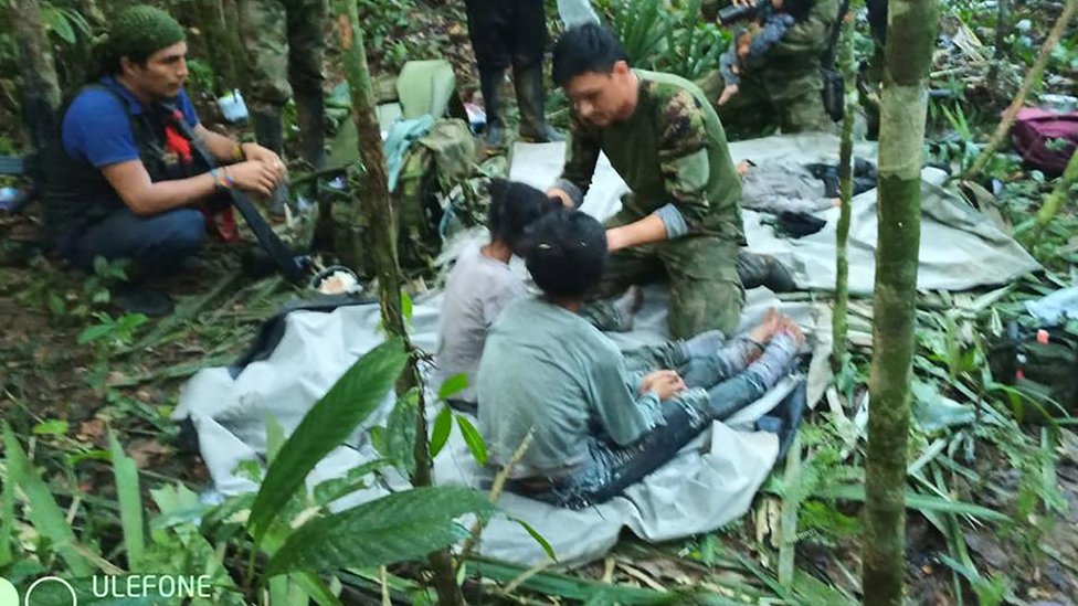 Pad aviona u Kolumbiji: Četiri deteta sama preživela u džungli 40 dana 1 The Colombian military shared a photo of the children in the jungle