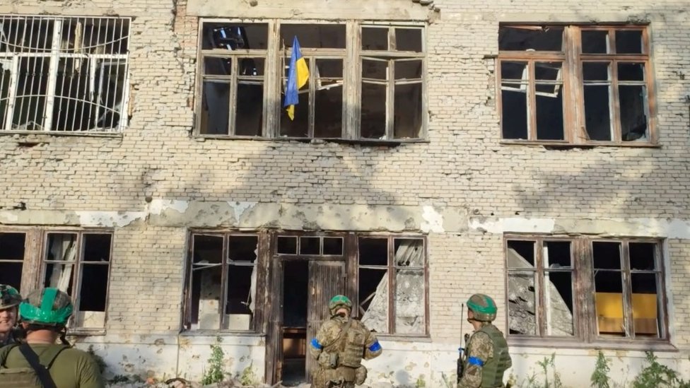 Rusija i Ukrajina: Kijev tvrdi da je oslobodio četiri sela u Donjeckoj oblasti 2 ukrajinci