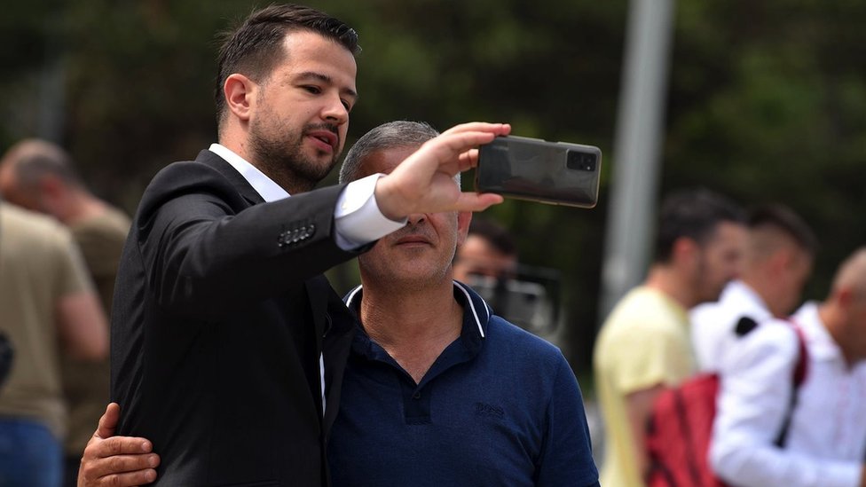 Parlamentarni izbori u Crnoj Gori: Trka bez pravog pobednika, stranke znaju samo sa kim neće u koalicije 6 Podgorica, 11. jun 2023.